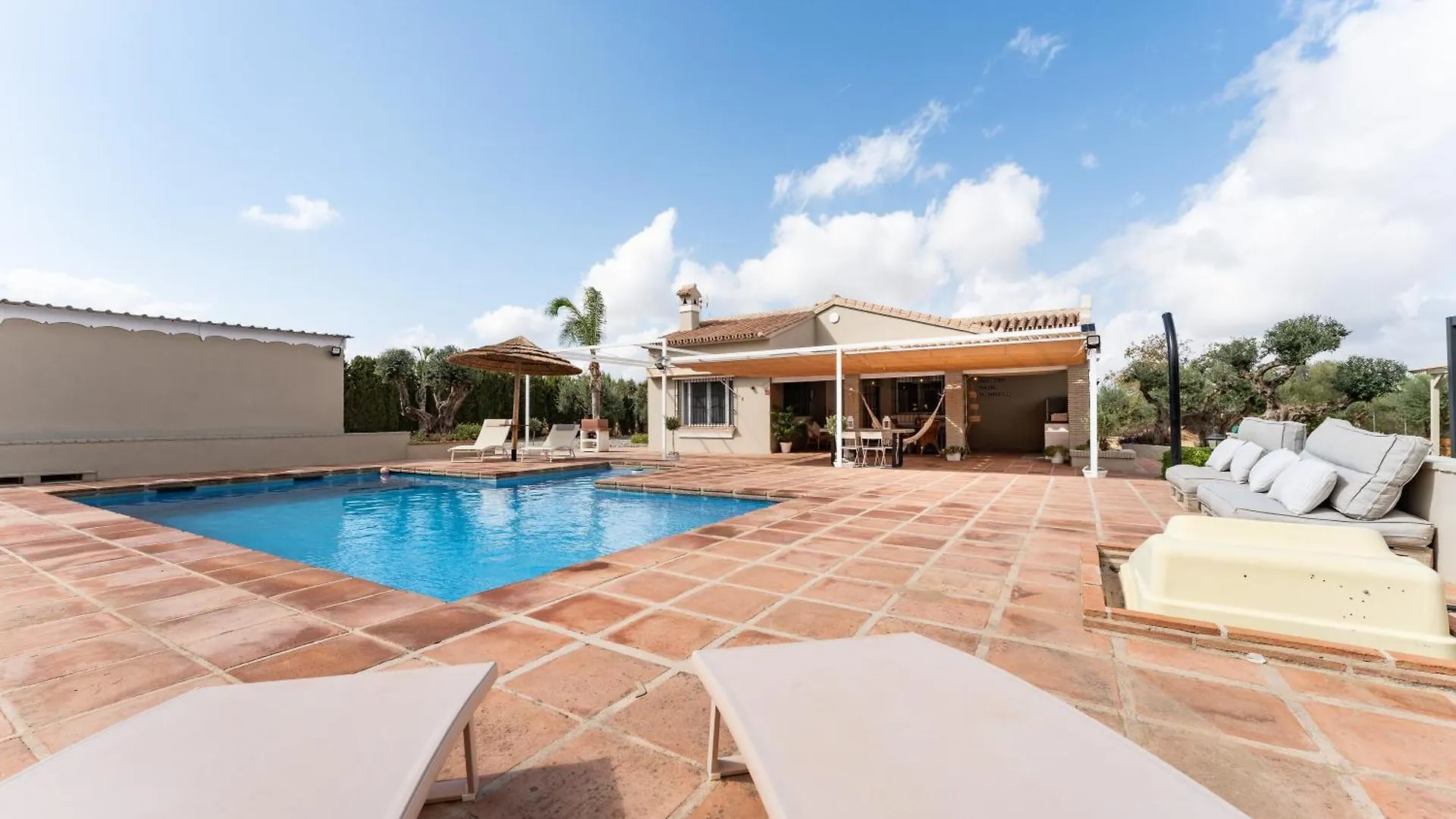 Villa Tranquila El Retiro マラガ